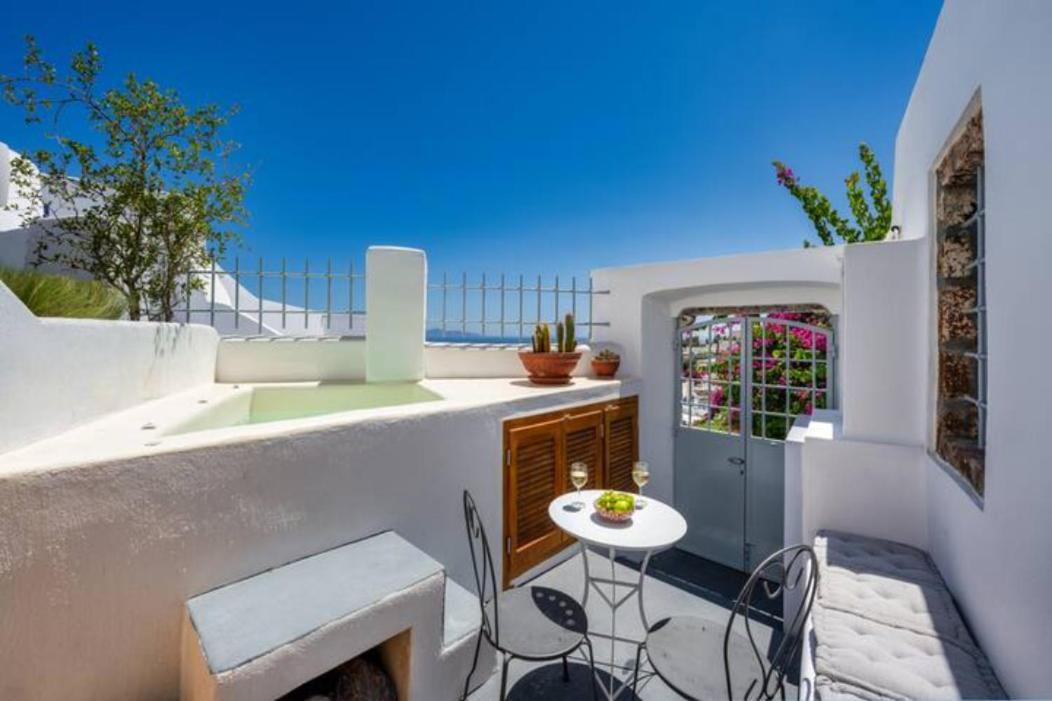Petit Village Fira  Esterno foto